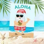 Tarjeta Festiva Navidades de Aloha Hawaiian Santa Beach<br><div class="desc">La tarjeta de Navidades temáticos de Hawái muestra a Santa en una playa tropical bebiendo de una piña, con "Aloha" en un estilo isleño azul turquesa. El reverso es rojo con un patrón de flores blancas de hibisco (a juego con los pantalones cortos de Santa). Personaliza con tu nombre y...</div>