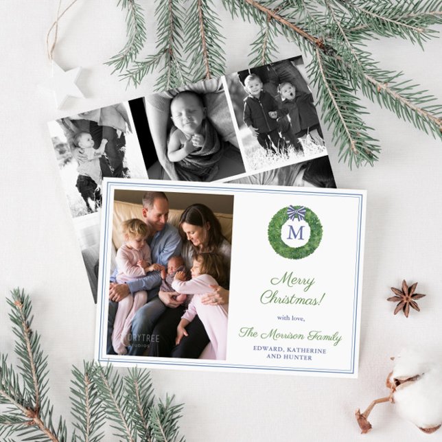 Tarjeta Festiva Navidades de Collage de fotos de guirnaldas de mon (Smart Boxwood wreath Merry Christmas Cards with monogram and family photo collage. )