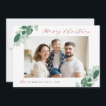 Tarjeta Festiva navidades de follaje de invierno<br><div class="desc">Un diseño moderno con letras rojas de moda y hojas verdes. Siéntase libre de personalizar la imagen y el texto de la festividad.</div>