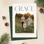 Tarjeta Festiva Navidades de fotografía cristianos cristianos mode<br><div class="desc">Celebre la temporada de fiestas con esta tarjeta de festividad de Navidades de fotografía cristianos religiosos modernos, diseñada para transmitir gracia y calidez. Con una serena foto de familia bajo un suave diseño abovedado con la palabra "GRACE" en la parte superior, esta carta encarna valores cristianos y gratitud. La cubierta...</div>