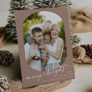Tarjeta Festiva Navidades de fotografía de Boho Moda Neutral Merry