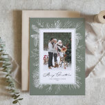 Tarjeta Festiva Navidades de fotografía de marco botánico de Taupe<br><div class="desc">Feliz Navidad! Envíe saludos de Navidad con esta tarjeta de foto de Navidad con temática vintage. Cuenta con una línea de arte vintage de pinecones, agujas de pino y enrejados con un fondo azul marino. Personalice agregando su foto, nombres, año y mensaje. Esta tarjeta de foto verde sabio de Navidad...</div>
