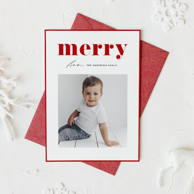 Tarjeta Festiva Navidades de fotografía de negrita roja retro para (Celebrate the holidays with this stylish photo card featuring bold red "merry" retro lettering.)