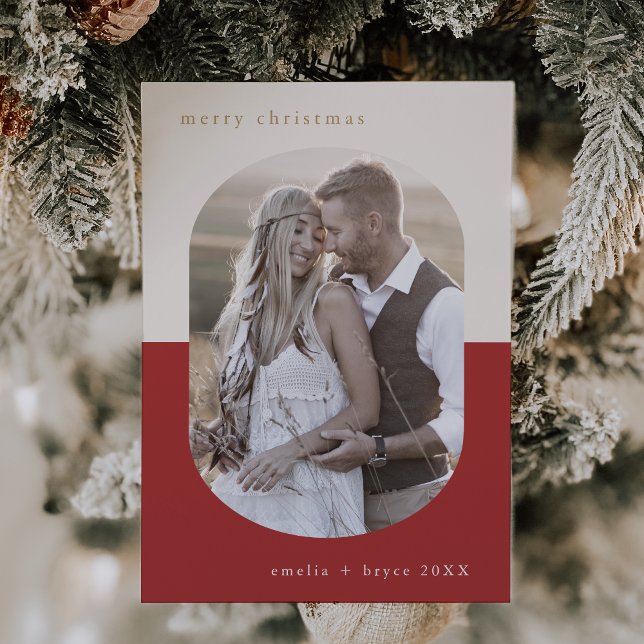 Tarjeta Festiva NAVIDADES de fotografía familiar creativa de Oval  (EMELIA Red Oval Creative Family Photo Christmas Holiday Card)