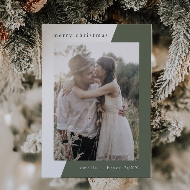 Tarjeta Festiva NAVIDADES de fotografía familiar mínima única y ve (EMELIA Green Unique Minimal Family Photo Christmas Holiday Card)