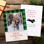 Tarjeta Festiva Navidades de fotografía familiares Personalizado R<br><div class="desc">Añade un encanto original a la temporada de vacaciones con una tarjeta de Navidades fotográficos personalizados. Tu foto favorita emparejada con un patrón tradicional de Buffalo Plaid, y un ilustracion de inspiración vintage de un Terrier Escocés con un arco. Personalice la plantilla con el nombre de su familia y el...</div>