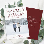 Tarjeta Festiva Navidades de fotografía modernos con escritura roj<br><div class="desc">Tarjeta navideña de Navidades de fotografía modernos con escritura roja y brillante casada. Envíe personalizable y saludos personalizados de vacaciones a amigos, colegas y familia en festividades de diseño fotográfico simple, moda, elegante y moderno, tarjetas de estilo minimalista natural! Debajo de la caligrafía se muestra el mensaje de bienvenida de...</div>