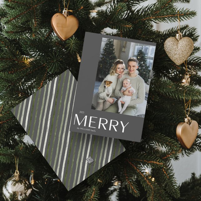 Tarjeta Festiva Navidades de fotos de color gris moderno (Spread Cheer! Customize Your 'MERRY' Photo Holiday Card 📷🎄 [Upload Here])