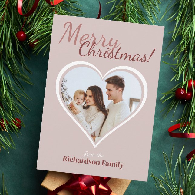 Tarjeta Festiva Navidades de fotos familiares de Love Heart (Sending your family or loved one heartfelt wishes in a charming pink theme holiday card.)