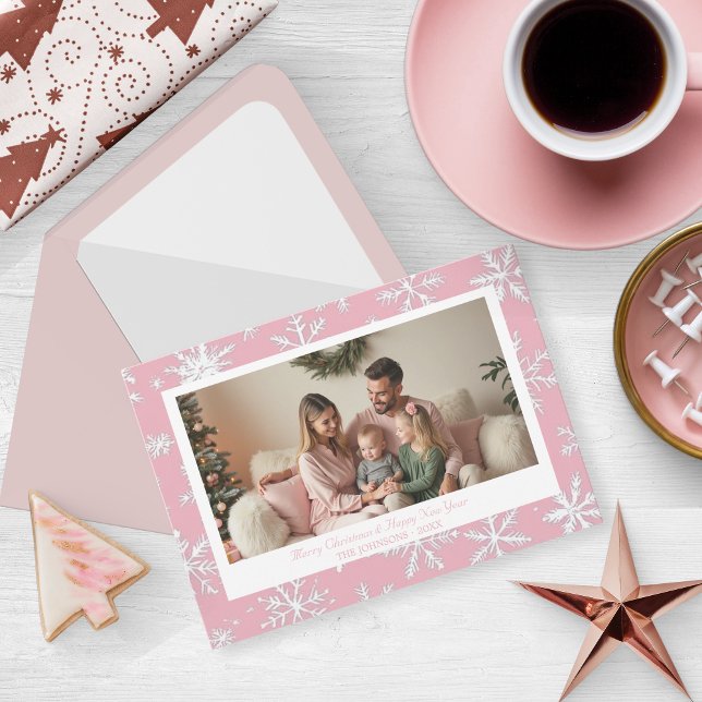 Tarjeta Festiva Navidades de invierno rosados de época con copos d (Vintage Pink Winter Christmas Snowflakes photo Holiday Card)