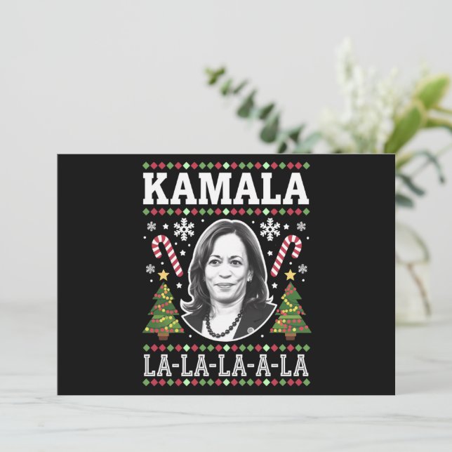 Tarjeta Festiva Navidades de Kamala Harris 2024 Comma La Xmas (Anverso de pie)