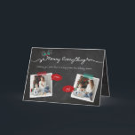 Tarjeta Festiva Navidades de Merry Everything Chalkboard Mistletoe<br><div class="desc">Rústico "Merry Everything" Chalkboard Mistletoes Navidades / Tarjeta de Collage de fotos de vacaciones. Tarjeta fotográfica de vacaciones / navidad moderna con 4 fotos separadas con diseño frontal, interior y posterior. El fondo base se puede cambiar al color que desee. La mayoría del texto es editable. Obra de arte diseñada...</div>