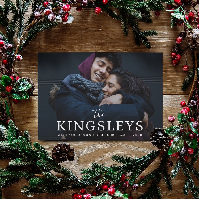 Tarjeta Festiva Navidades de moda Foto de pareja moderna de estilo (A stylish personalized Christmas card with your name and photo)