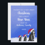 Tarjeta Festiva Navidades de nieve de la familia Cute Blue Red Pen<br><div class="desc">Esta bonita y adorable tarjeta de felicitación de vacaciones de los Navidades seguramente hará que los huéspedes se sientan satisfechos. Cuenta con un ilustracion acuarela pintado a mano de una familia de pingüinos blancos y negros, todos con un gorra de Santa Cláusula rojo y blanco y uno pequeño detrás de...</div>