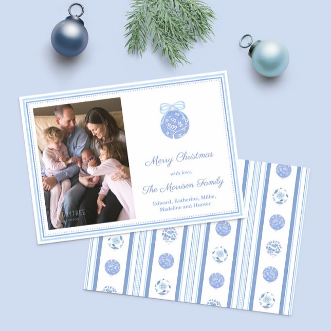 Tarjeta Festiva Navidades De Ornamentos Azules Y Blancos (Elegant watercolor bauble with bow and Regency stripes reverse photo Christmas card design)