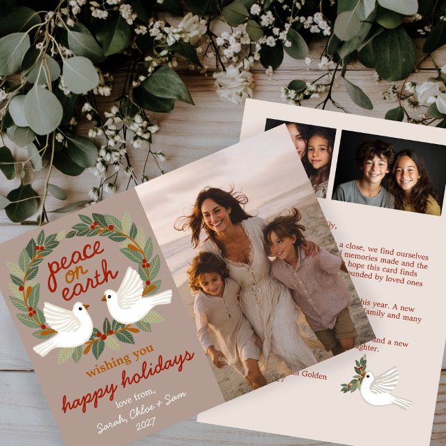 Tarjeta Festiva Navidades de Peace on Earth Doves PERSONALIZADO 3  (Peace on Earth Doves Christmas CUSTOM 3 PHOTO Holiday Card
)