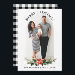 Tarjeta Festiva Navidades de Poinsettia del Arco de la foto de Bla<br><div class="desc">Moderna y moderna Rustic Black & White Buffalo Plaid Photo Arch Merry Christmas Card incluye acuarela Poinsettia Floral con pinos y vegetación de invierno.</div>