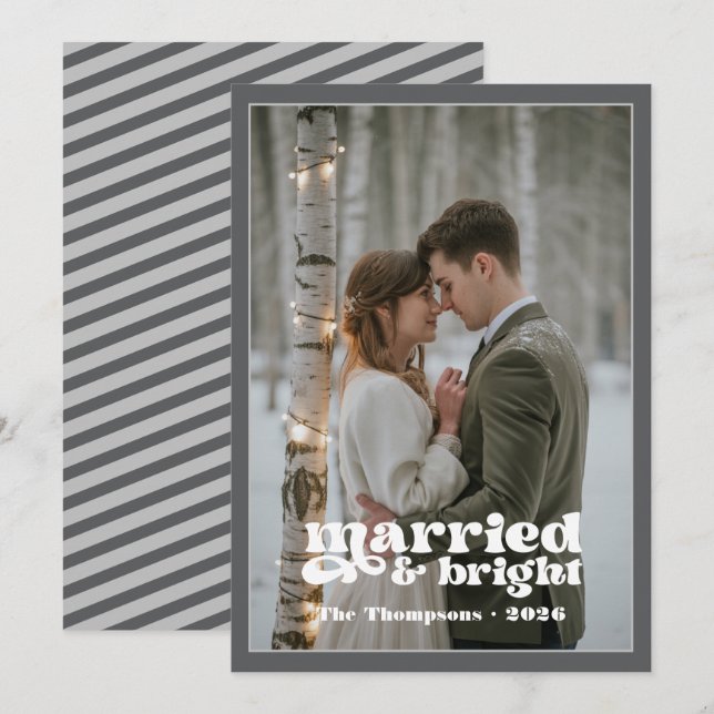 Tarjeta Festiva Navidades de Silver y Grey Newlyweds (Anverso / Reverso)