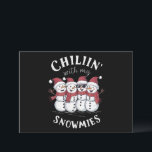 Tarjeta Festiva Navidades De Snowman Chillin Con Mi Regalo De Niev<br><div class="desc">Navidades De Snowman Chillin Con Mi Regalo De Nieve</div>
