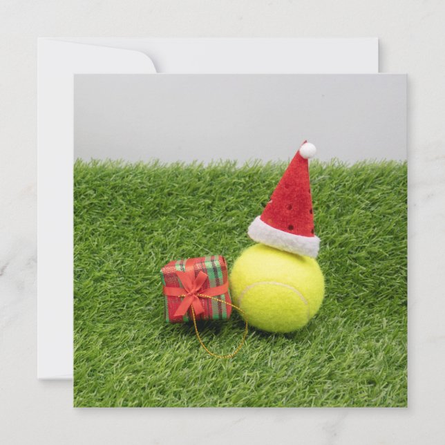 Tarjeta Festiva Navidades de tenis con pelota de tenis y sombrero  (Anverso)