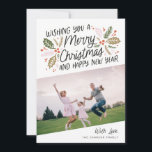 Tarjeta Festiva Navidades de tipografía brillante de Vintage Holly<br><div class="desc">Esta tarjeta fotográfica festiva y de moda presenta nuestra original follaje de invierno,  pintado a mano,  con una tipografía de estilo dulce,  en colores vivos y una foto inclinada. La parte de atrás viene con un patrón de coincidencia.</div>