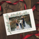 Tarjeta Festiva Navidades de Winter Greenery Ivory Photo<br><div class="desc">Esta elegante tarjeta de vacaciones para Navidades de Costa de Marfil,  con vegetación de invierno,  es completamente de personalizable. ¿Quieres personalizar aún más? Haga clic en "Editar usando la herramienta de diseño". Este diseño forma parte de una colección. Original acuarela de arte pintada por el diseñador Stacey Meacham.</div>