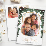Tarjeta Festiva Navidades de Winter Greenery Mistletoe 3 Fotos<br><div class="desc">Esta deliciosa tarjeta de Navidades muestra una foto vertical dentro de un marco redondeado, acentuada con un borde de mistletoe. Esta tarjeta blanca de vacaciones ofrece espacio para tres de tus fotos favoritas. El texto personalizado, en el reverso, le permite agregar su propio mensaje personal, o usar el que se...</div>