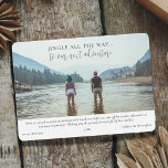 Tarjeta Festiva Navidades del Collage de fotos de viajes de aventu<br><div class="desc">Eleva tus saludos de vacaciones con nuestra tarjeta de fotos de vacaciones para viajeros, especialmente diseñada para aventureros, trotadores de globo, personal militar y todo aquel que esté tomando un año de intervalo o explorando el mundo. El frente cuenta con el alegre mensaje "Jingle todo el camino... a nuestra próxima...</div>