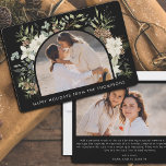 Tarjeta Festiva Navidades del Personalizado de Eucalyptus Greenery<br><div class="desc">Nuestra "tarjeta de vacaciones de Navidades del Personalizado Eucalyptus Greenery Botánico" es una celebración de la estética del cottagecore, con una hermosa vegetación eucaliptus y una cortina de acuarela botánica. La plantilla de la fotografía en arco te permite mostrar tu preciada foto familiar, mientras que la floración mínima añade un...</div>