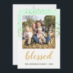 Tarjeta Festiva Navidades del Purpurina Pastel Green Gold<br><div class="desc">Blessed Christian Pastel Watercolor y Purpurina de oro Confetti Religiosos Navidades Festividad Tarjeta fotográfica. La foto y el nombre de la familia se pueden actualizar y personalizar en esta bonita tarjeta de Navidades de color agua y purpurina brillante. Póngase en contacto con el diseñador para obtener elementos coincidentes.</div>
