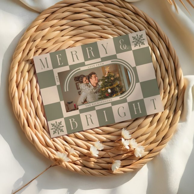 Tarjeta Festiva Navidades del verificador de retro merry y luminos (Merry & Bright Retro Checker Christmas Arch Photo Holiday Card)