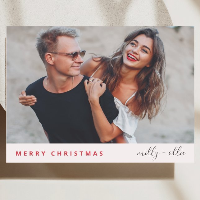 Tarjeta Festiva Navidades elegantes | Foto moderna de pareja de mo (A simple Christmas photo card with modern typography and timeless minimalist charm)