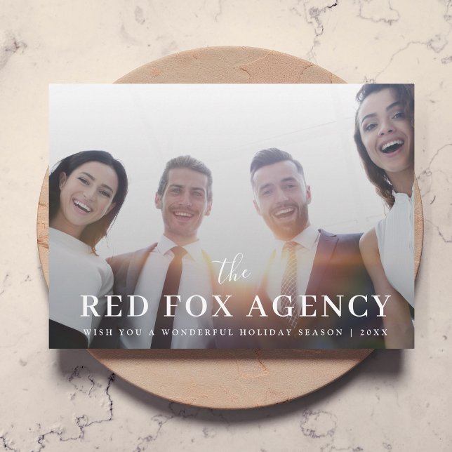 Tarjeta Festiva Navidades empresariales | Foto de equipo corporati (Modern business Christmas card created for stylish, minimal, and refined corporate greetings)