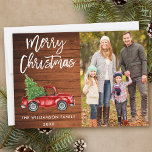 Tarjeta Festiva Navidades fotográficos de Cepillo de Madera Guión<br><div class="desc">Cepillo de madera rústico Guión de agua Camión rojo vintage con árbol de Navidad - Tarjeta fotográfica de la familia navideña de Feliz</div>