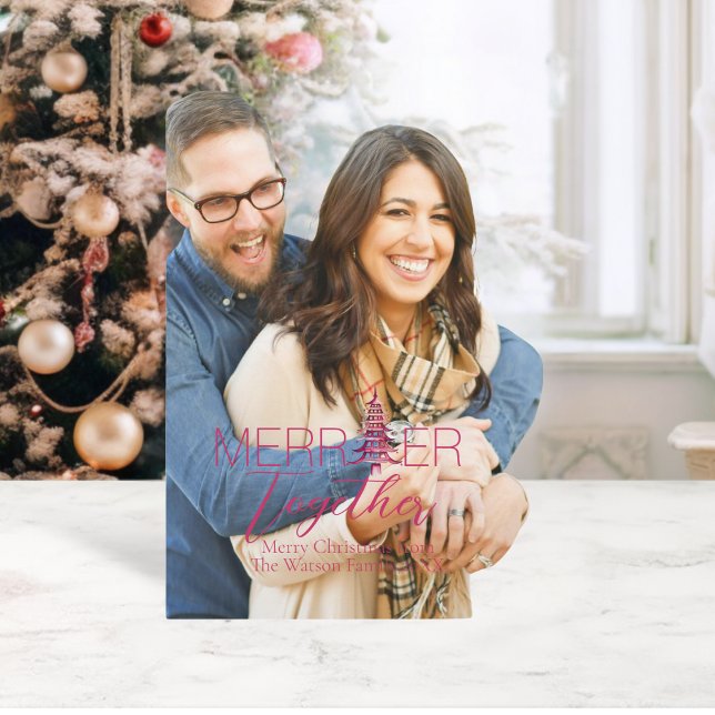 Tarjeta Festiva Navidades fotográficos de la Pagoda de 1.ᵉʳ Merrie (Merrier Together Script Pagoda 1-Photo Christmas Holiday Card)