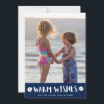 Tarjeta Festiva Navidades fotográficos familiares de Florida Beach<br><div class="desc">Navidades tarjetas de vacaciones en una moderna playa náutica "cálidos deseos" azul marino y arena blanca diseño dólar. Personalizar con tu foto y nombres. Esta tarjeta de Navidad de playa se transforma en un diseño de franjas náuticas azul marino y blanco en la parte trasera. Puedo modificar esta tarjeta a...</div>