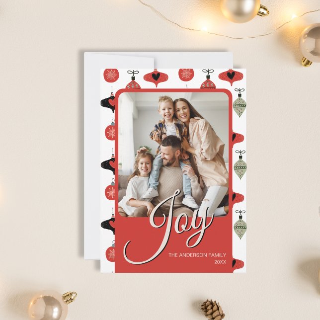 Tarjeta Festiva Navidades fotográficos familiares personalizados d (Joy Personalized Family Photo Christmas Red Holiday Card)