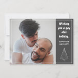 Tarjeta Festiva Navidades Gay Olde Vacaciones LGBTQ Chalkboard<br><div class="desc">Celebra tu amor y desea que tus amigos y familia sean buenos con esta tarjeta de Navidades personalizada. Añade tu foto y mensaje de personalizado en la parte posterior.</div>