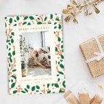 Tarjeta Festiva Navidades Holly Greenery Dos Fotos Verticales Retr<br><div class="desc">Navidades Holly verde botánico Dos fotos verticales tarjeta de vacaciones retro en rojo y verde</div>