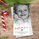 Tarjeta Festiva Navidades Holly Joy Paz Amor Guión Personalizado F<br><div class="desc">Celebra la temporada con esta hermosa tarjeta de fotos de las fiestas que incluye las palabras JOY PEACE LOVE en un elegante alfabeto rojo y un brote de festivo color agua en la parte inferior. Personaliza añadiendo tu propia foto, saludo, nombre y año. Hermosa y clásica, pero sencilla y de...</div>