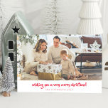 Tarjeta Festiva Navidades Minimalistas de guión rojo 1 foto horizo<br><div class="desc">Navidades Minimalistas de guiones rojos 1 Tarjeta de vacaciones horizontal fotográfica</div>