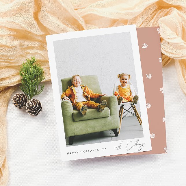 Tarjeta Festiva Navidades minimalistas | Foto de script simple (Card Front & Back Mock-up)