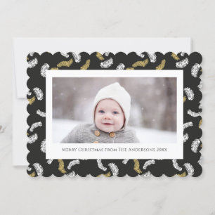 Tarjeta Festiva Navidades modernos de Black Script Gold Pine Mistl