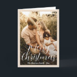 Tarjeta Festiva Navidades modernos de la foto con guión elegante<br><div class="desc">Tarjeta de Navidades de fotografía moderna con un diseño sencillo y mínimo con "Feliz Navidad" en una tipografía de escritura elegante sobre tu foto favorita rodeada por un borde beige claro netural. La parte frontal tiene una superposición de degradado para ayudar a que el texto se destaque, lo que puede...</div>