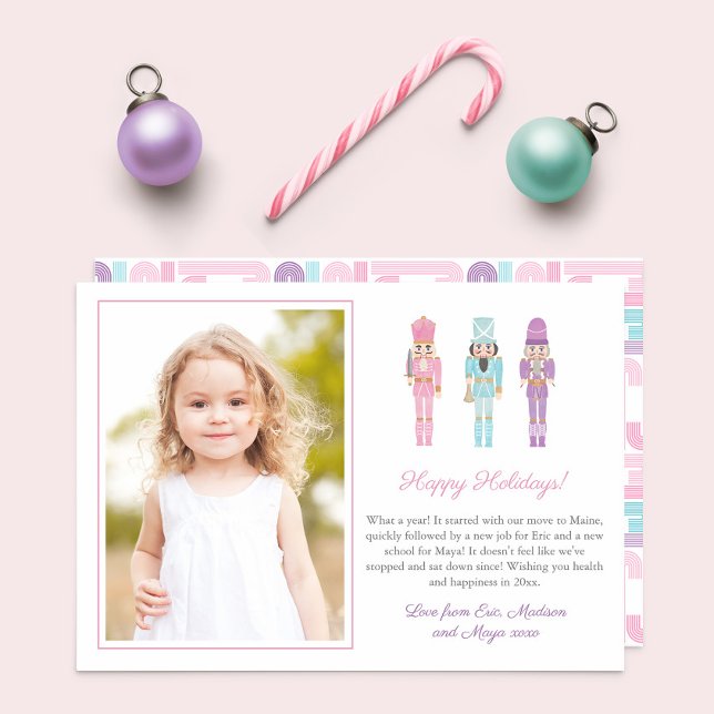 Tarjeta Festiva Navidades Retro De Náuseas Pastel De Merry Y Brigh (Pastel Nutcracker Ballet Toy Soldiers in pink, lilac and aqua. Mid-mod candy cane pattern on reverse)
