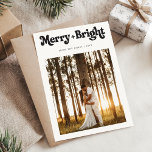 Tarjeta Festiva Navidades retro | Imagen simple y elegante minimal<br><div class="desc">Este Navidad retro | El elegante y minimalista Focal Fotorreportaje de Feria Sencilla presenta un diseño limpio y sofisticado con tipografía de estilo retro y un saludo de navidades contemporáneos. Con una foto de pareja con temática boho y una moderna tipografía retro, estas tarjetas de festividad fotográfica son perfectas para...</div>