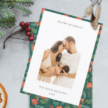 Tarjeta Festiva Navidades rojos verdes foto de patrón floral feliz<br><div class="desc">Si necesitas más personalización,  por favor,  no dudes en enviarme un mensaje a yellowfebstudio@gmail.com.</div>