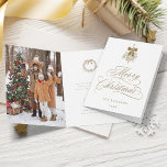 Tarjeta Festiva Navidades románticos Gold Holly Berry Bouquet<br><div class="desc">Esta tarjeta plegada con fotos de los Navidades incluye elegantes y románticas letras de caligrafía rápida con un ramo de berry en invierno y una foto en el interior. Para una personalización más avanzada de este diseño,  haga clic en el BOTÓN HERRAMIENTA DE DISEÑO AZUL de arriba.</div>