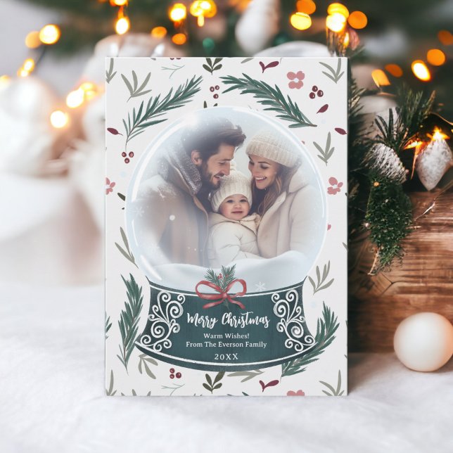 Tarjeta Festiva Navidades rusos nevan globo florido foto familiar (Rustic Christmas snow globe floral family photo Holiday Card on off white)