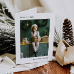 Tarjeta Festiva Navidades Typewriter | Blanco y negro con fotos<br><div class="desc">Estas simples y minimalistas tarjetas de vacaciones de Navidades plegados cuentan con dos de tus fotos familiares personales favoritas, junto con tus nombres y las palabras "alegre brillante" en texto de apariencia de máquina de escribir negro. Puedes cambiarlo a cualquier saludo de tu elección, y hay espacio para un breve...</div>